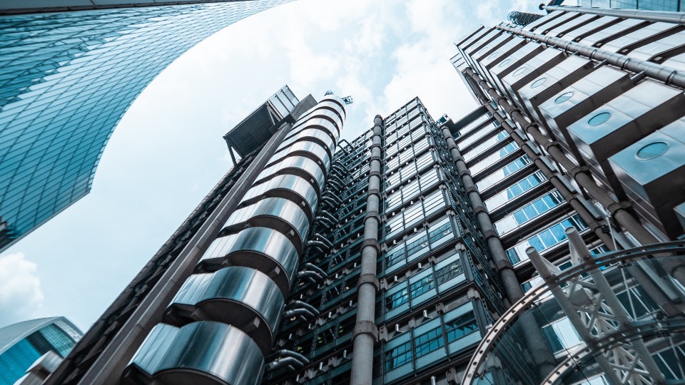 City building to illustrate FinTech sector